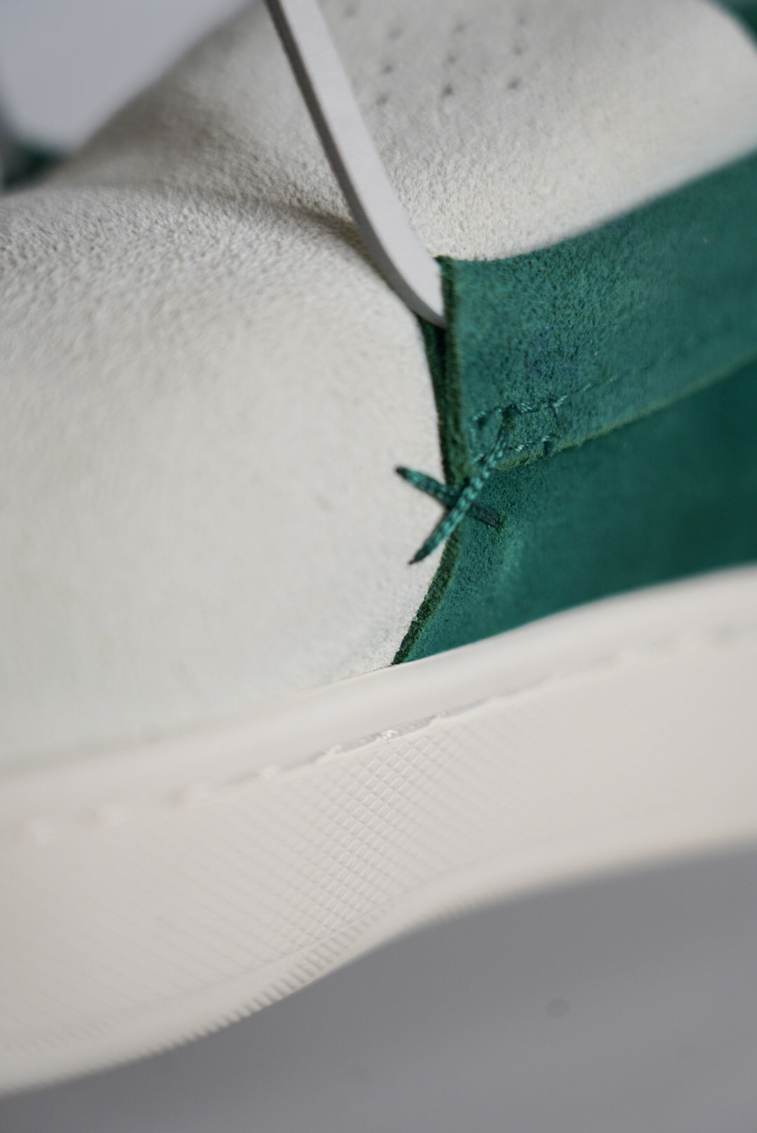 THE GOLDA | EVERGREEN/EGRET SUEDE